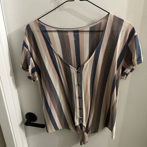 Tie-front casual Top